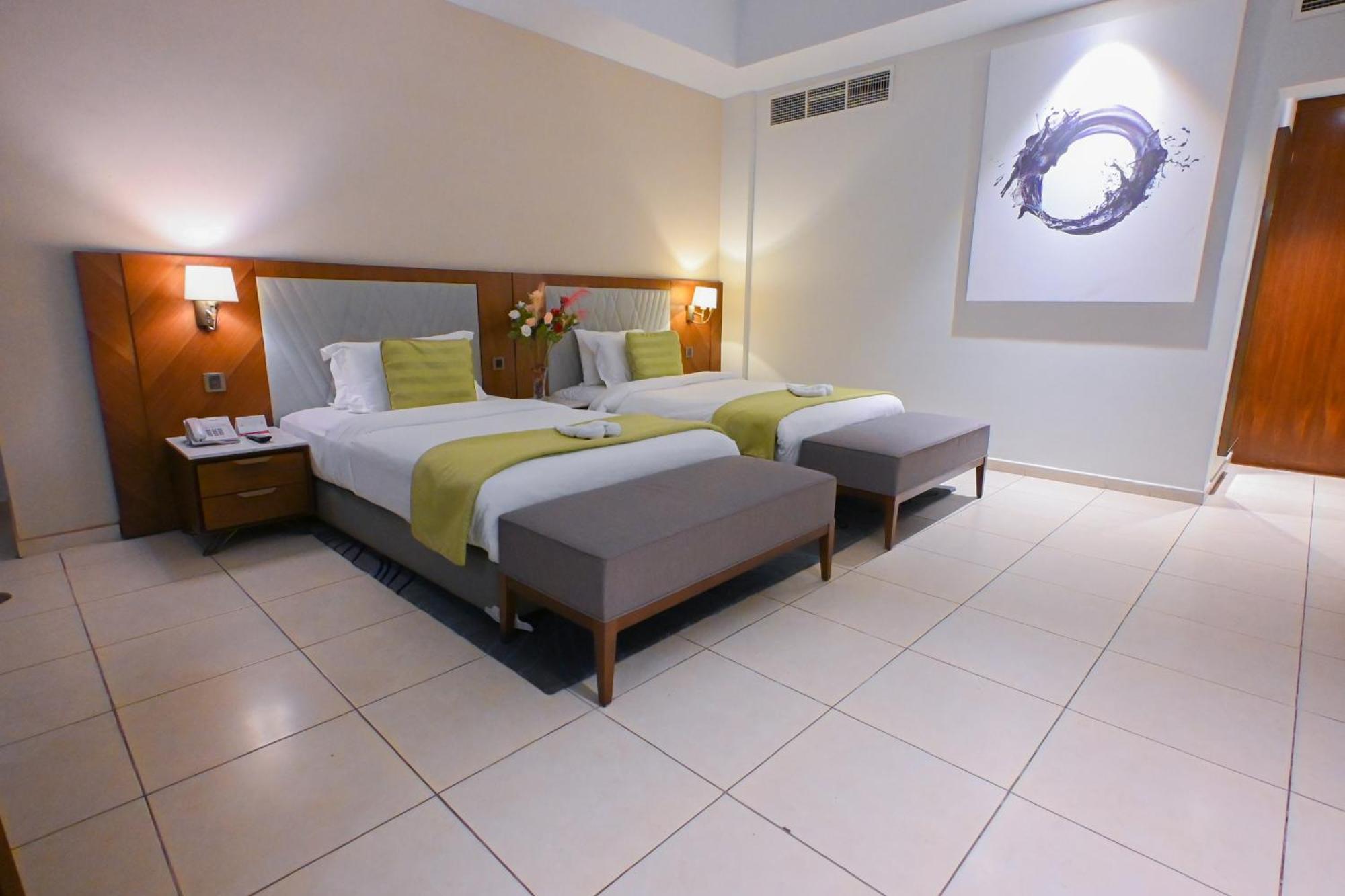 Hotel Ramee Palace 4*