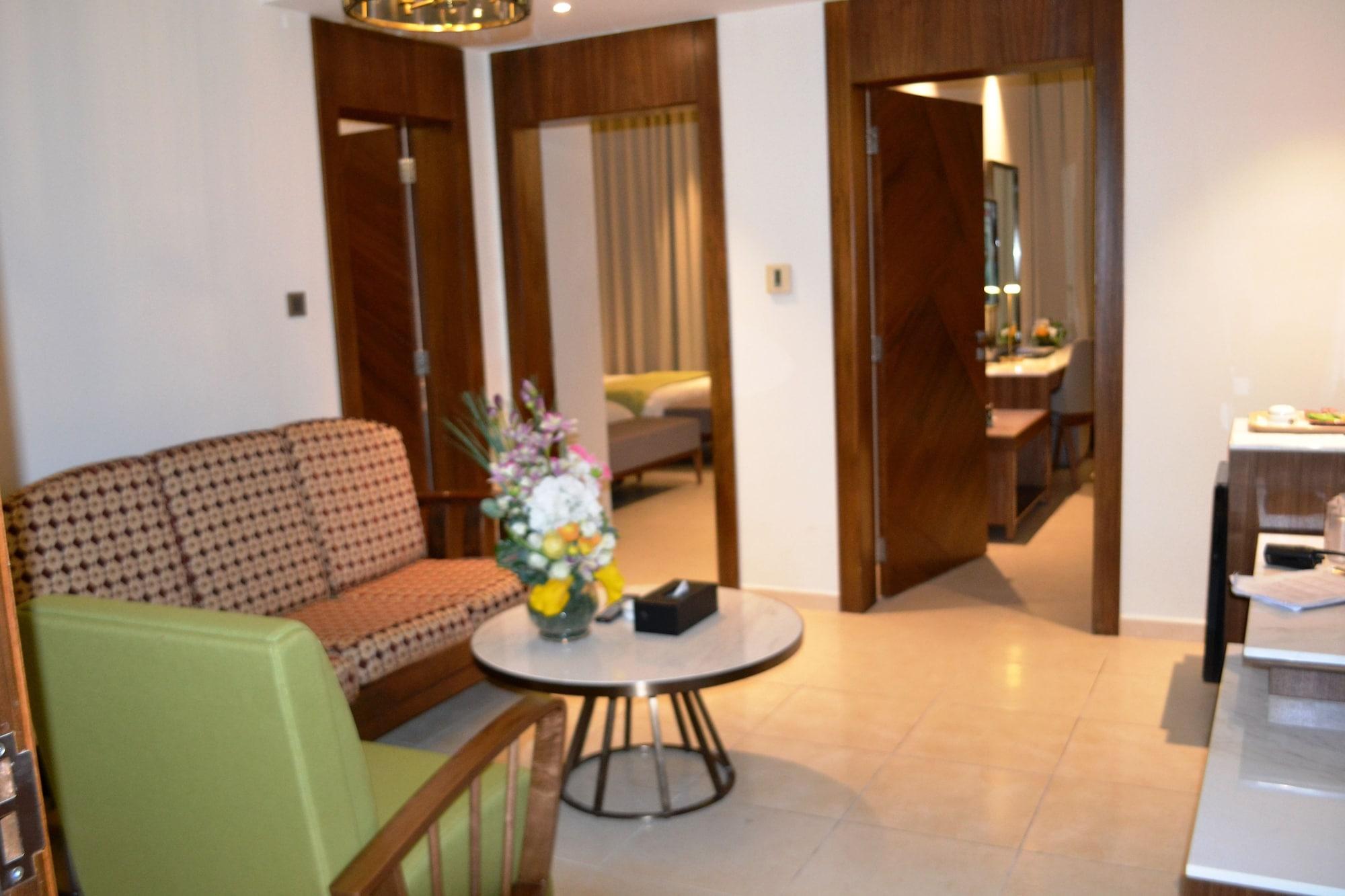 Ramee Palace Отель